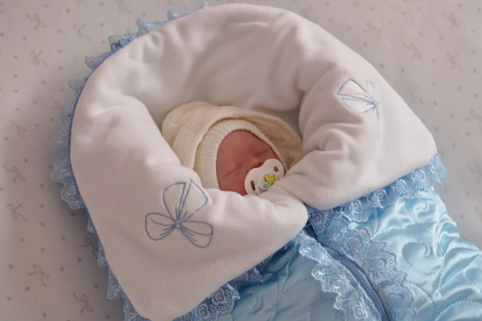 куколка в конверте из ткани своими руками. лялечка в конвертике. конверт для новорожденного на выписку. кукла младенец из ткани. лялечка в конвертике.