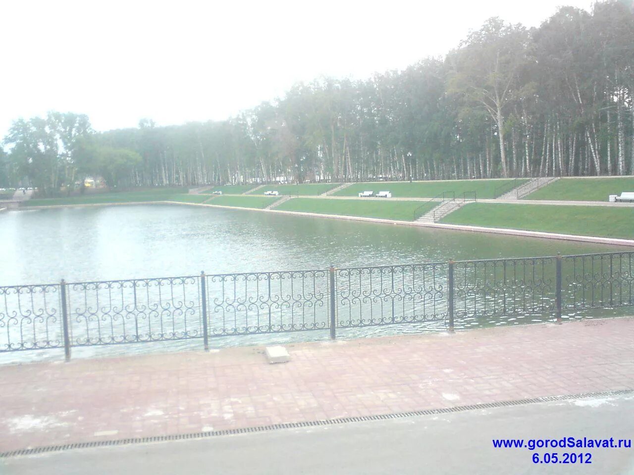 Городской парк салават. Салават парк культуры. парк в салавате набережная. городской парк культуры и отдыха салават. парк с озером в салавате.