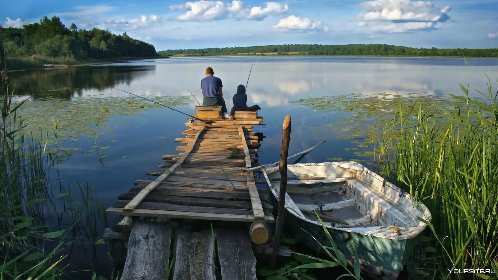 Река Муромка Карелия. Природа рыбалка. Красивая природа рыбалка. Лодка на озере. Берег лове