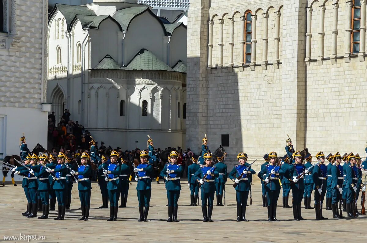 Устав караульный и часовой службы. Почетный караул зво. Караулов адрес. В караулах проверяется:. Караулов адрес.