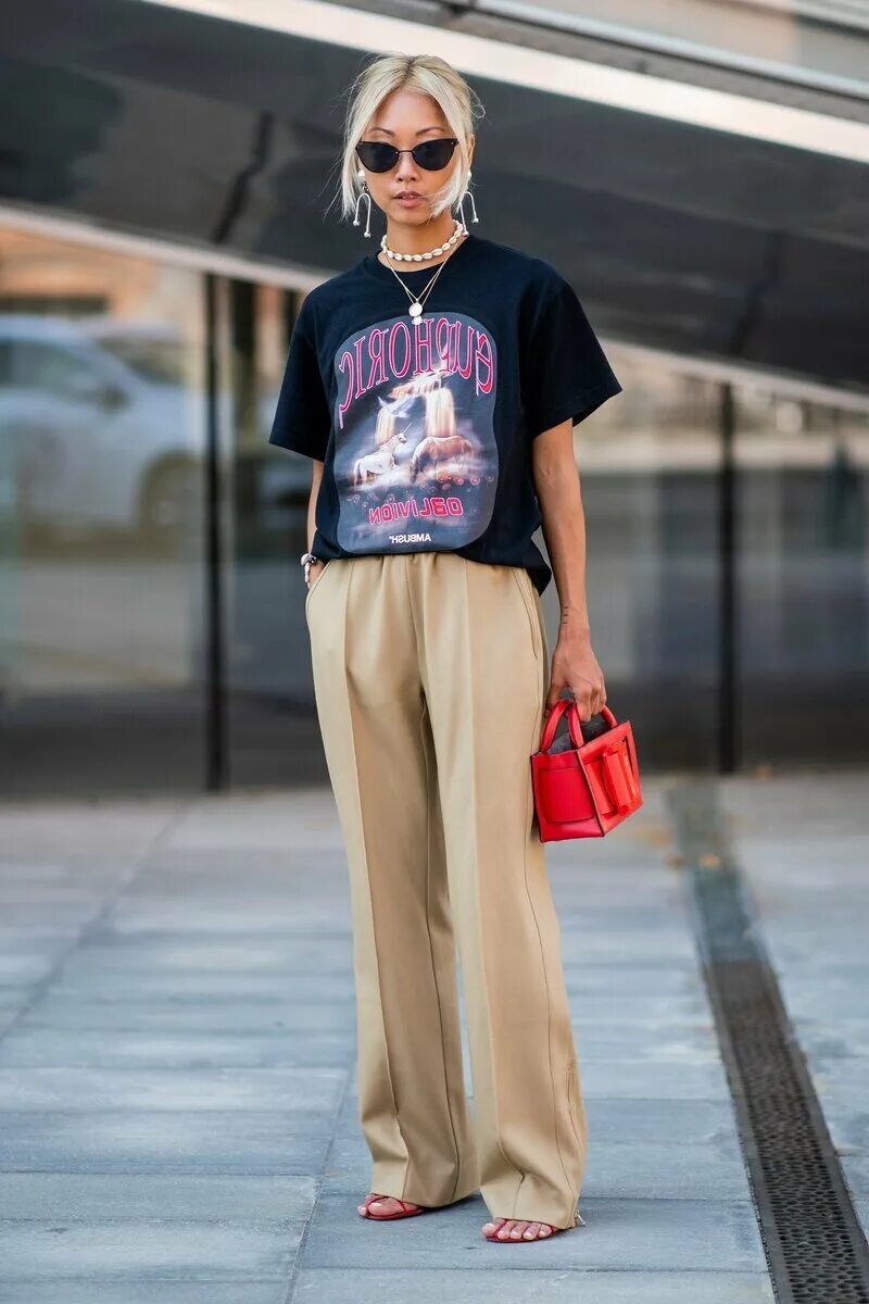 Брюки палаццо черные с чем носить летом. Брюки палаццо street style. брюки палаццо стрит стайл. брюки палаццо черные стрит стайл. брюки полаццо сритстаил.