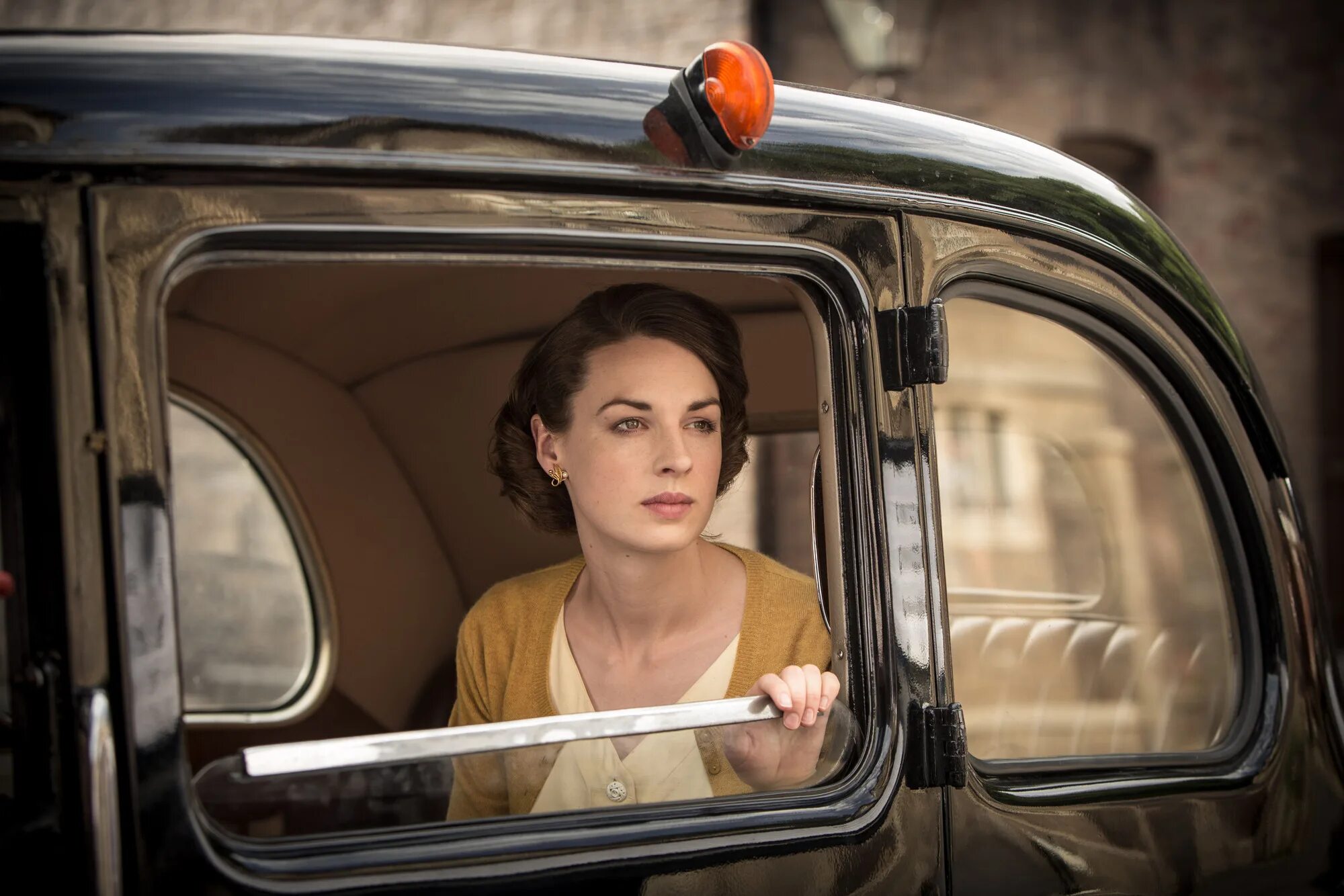 Вызовите акушерку дата выхода. Вызовите акушерку call the midwife.