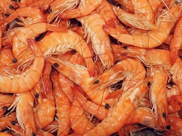 азбука вкуса тигровые креветки. креветки охлажденные. креветка аргентинская лангустины. креветка блю болт. самые вкусные замороженные креветки.