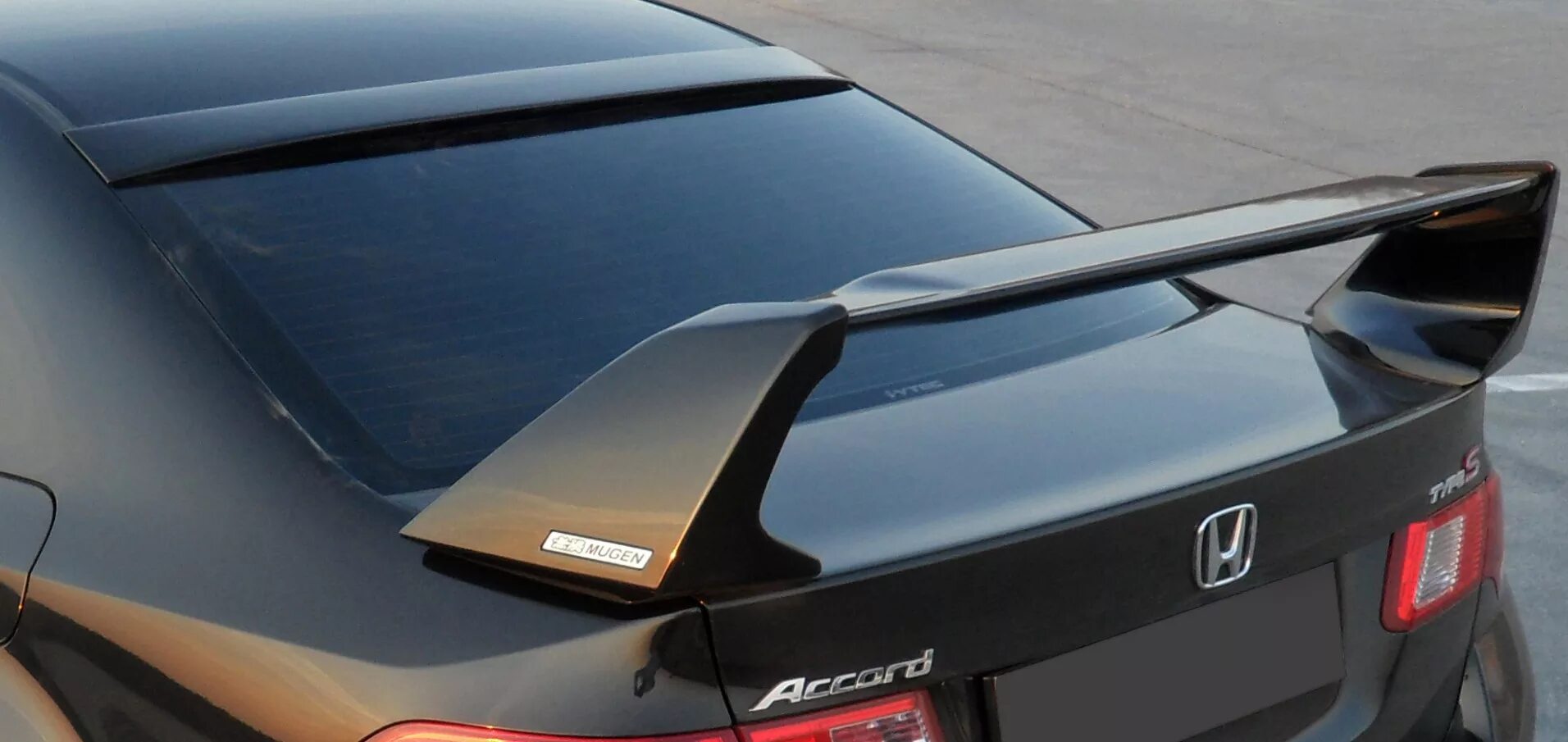 Стекло honda accord. Заднее стекло honda accord 8. накладка на заднее стекло honda accord 7. хонда аккорд заднее стекло. дефлектор заднего стекла honda accord 8.