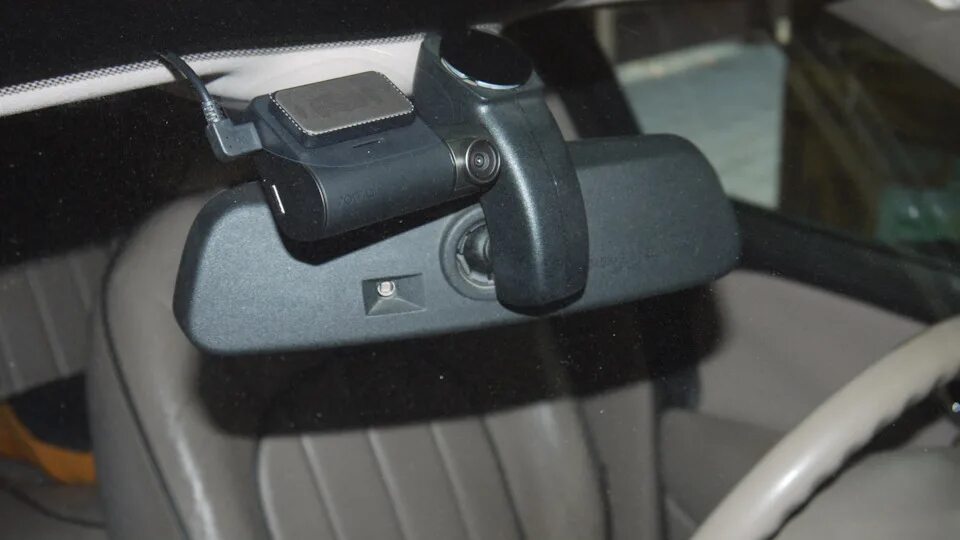 Установка видеорегистратора 70 mai. Крепление для 70mai dash cam. видеорегистратор 70mai a800s. 70 mai a500 крепление. крепление для видеорегистратора 70mai.