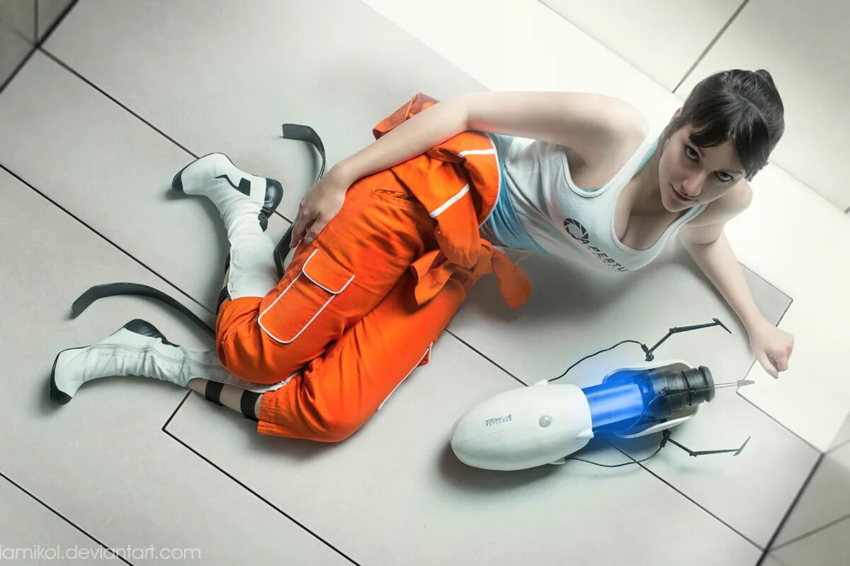 Https portal new. Челл. Portal 2 Chell. Portal Челл косплей. Челл Джонсон.