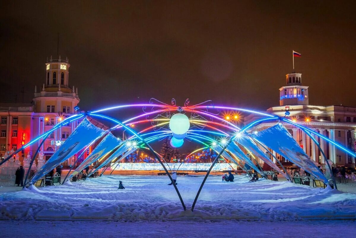 Погулять кемерово. Советская площадь зимой Кемерово. Площадь советов Кемерово зимой. Кемерово зима парк Кузбасский. Сквер улица Новогодняя Кемерово.