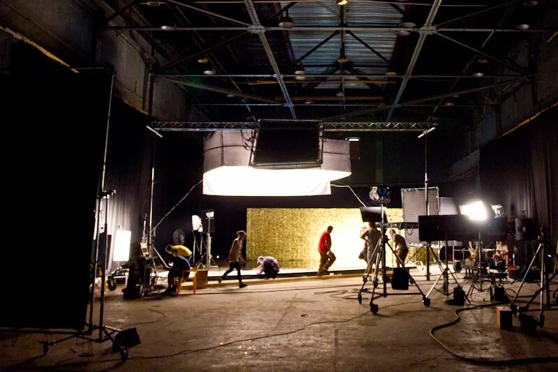 Съемочный павильон с декорациями. Съемочный павильон. Съемочный павильон. Съемочный павильон. Съемочный павильон амедиа.