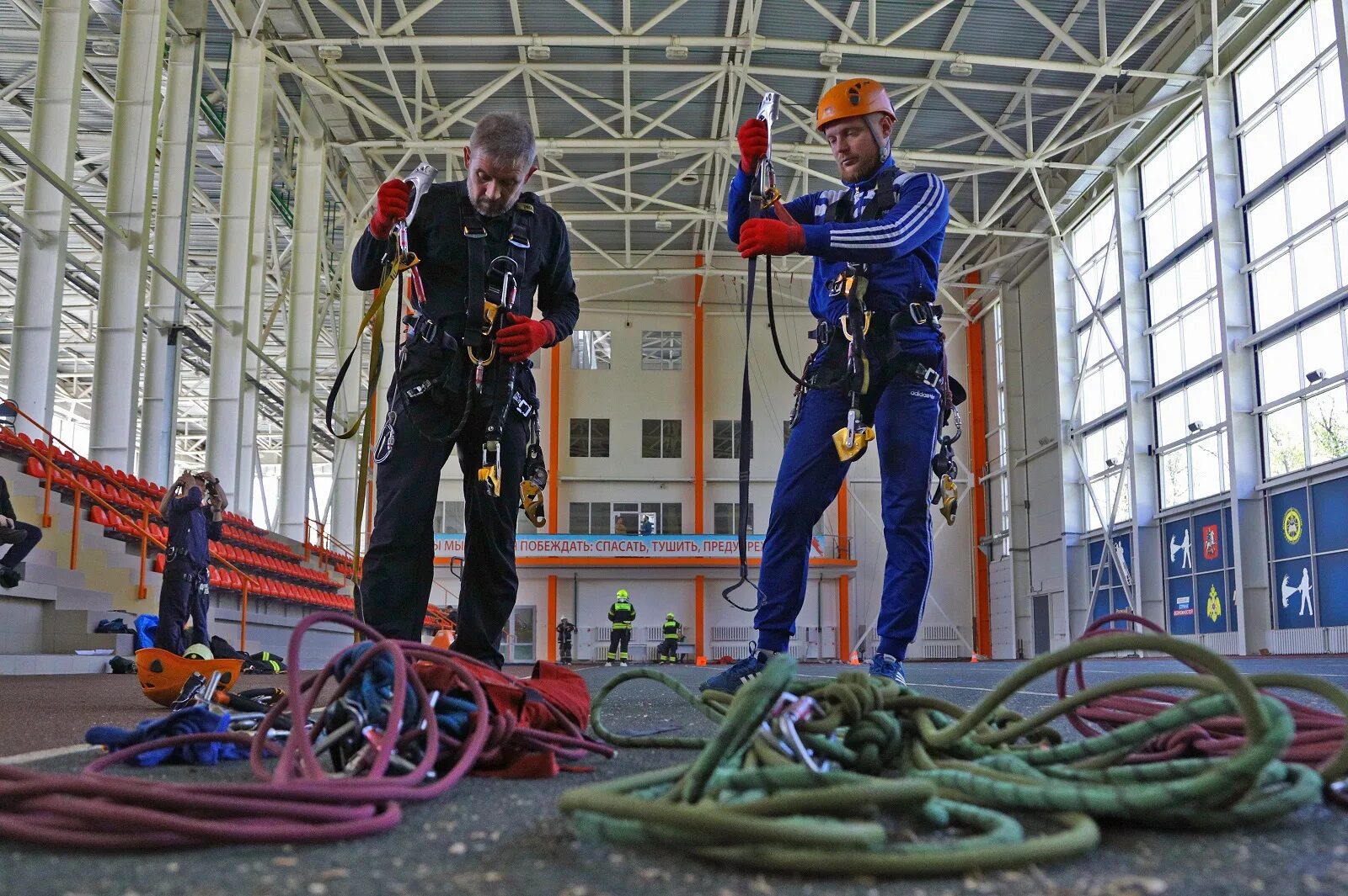 Аварийно спасательные формирования статус спасателя. День спасателя в москве 2025. аттестация спасателей. день спаса мчс 2025. начальник аварийно-спасательного формирования департамента.