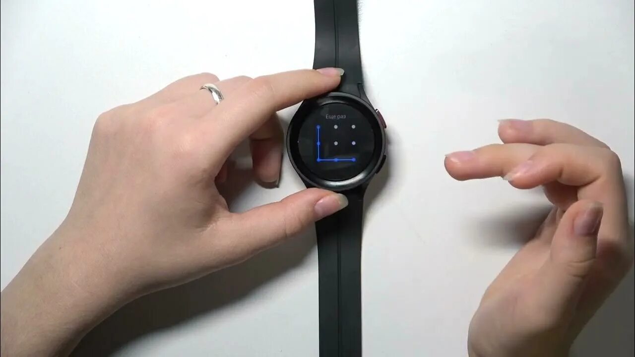 Как настроить самсунг watch. Samsung watch 5 Pro. Samsung Galaxy watch 5 Pro Backside. Samsung Galaxy watch 5 vs 5 Pro Size on a Wrist. Samsung watch 5 Pro кнопки.