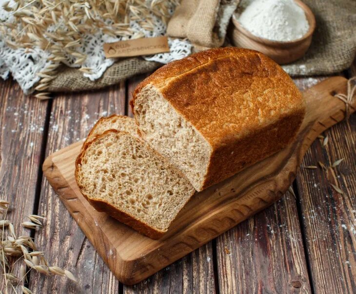Хлеб с добавками. Хлеб. Аппетитный хлеб. Мягкий хлеб.