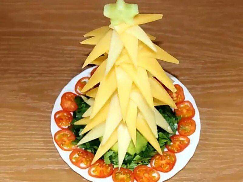 Как сделать елочку из сыра. Новогодняя нарезка из сыра. Блюда на новый год елочки. Как сделать елочку из сыра. Елка из сыра.
