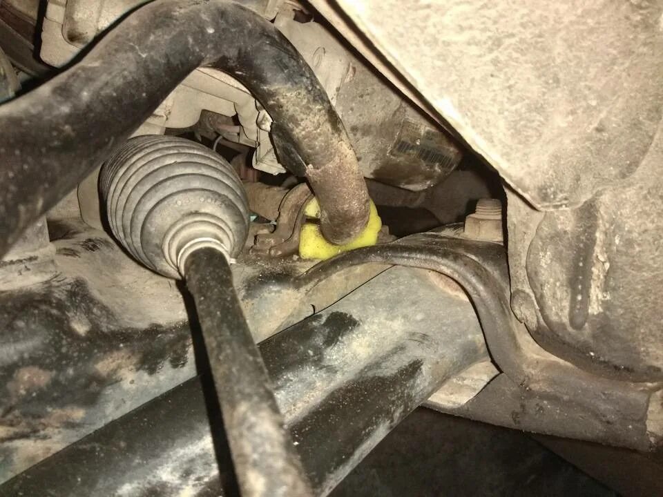 Втулки стабилизатора опель инсигния 2. Как менять втулки стабилизатора. Втулки стабилизатора на n16. Заднего стабилизатора втулка 2110. Втулка стабилизатора ниссан х-трейл т31 передняя.
