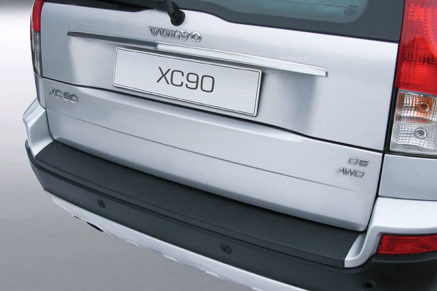 Накладка на задний бампер Volvo xc90. Volvo xc90 задний бампер. Защита заднего бампера Volvo xc90. Накладка на бампер xc90.