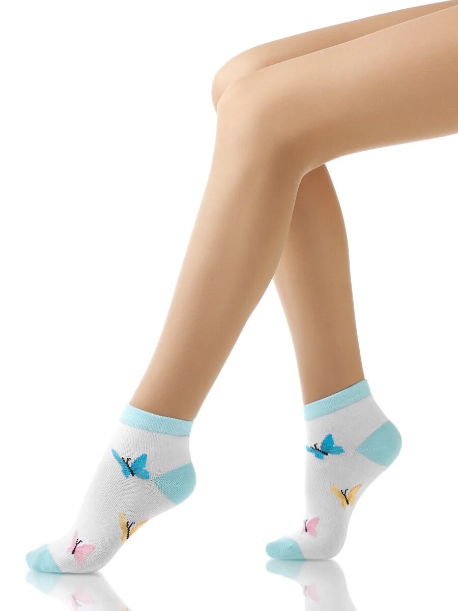 Носки детские. Носочек. Носки для девочек 10 лет. Ножки в носочках. Девочки в белых носочках