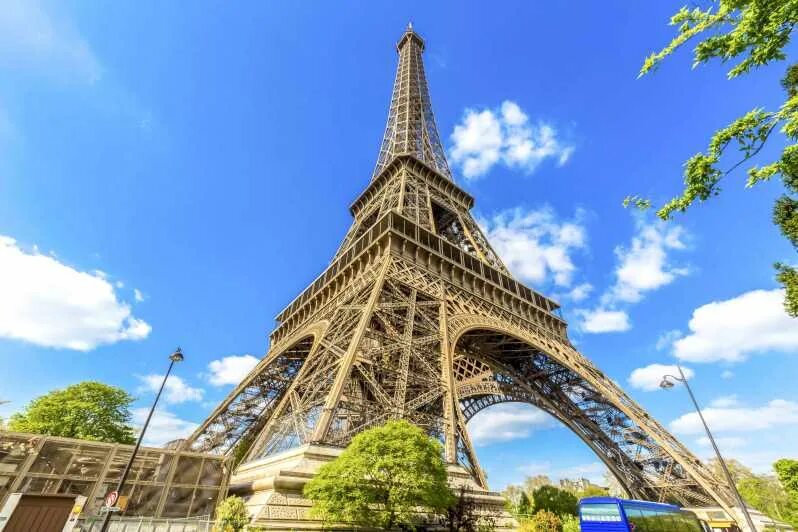 Eiffel отзывы. Эйфель башня tour eiffel. вершина эльфовой башни. эйфелева башня лестница. эйфелева башня ступеньки.
