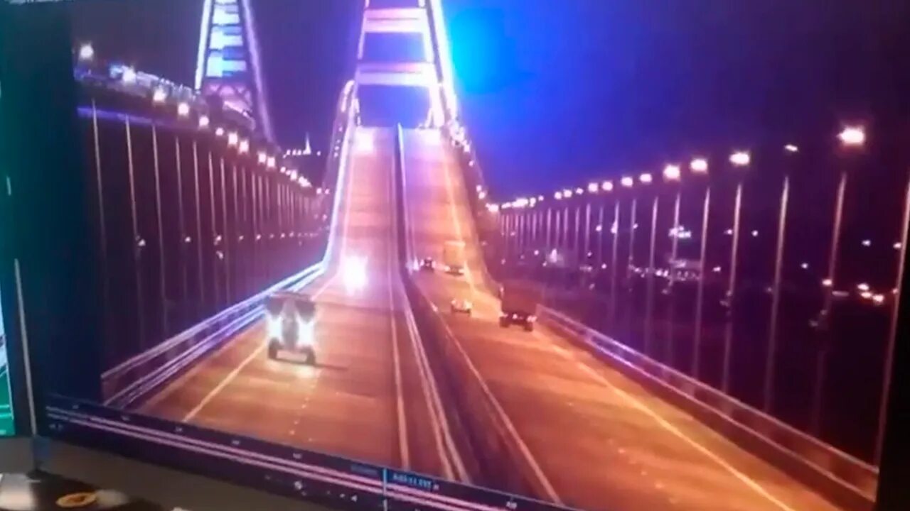 Крымский мост взорвали 2022. Крымский мост взорвали 2022 Украина. Подорванный Крымский мост 2022. Атака на Крымский мост 2022.