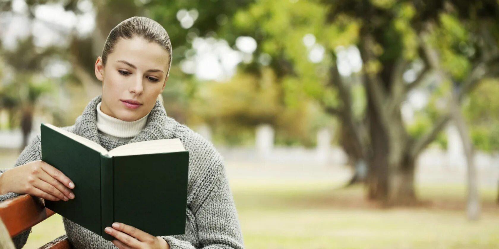 Читай 2 4. Женщина с книжкой. Девушка с книгой. Женщины Библии. Женщина читает книгу.