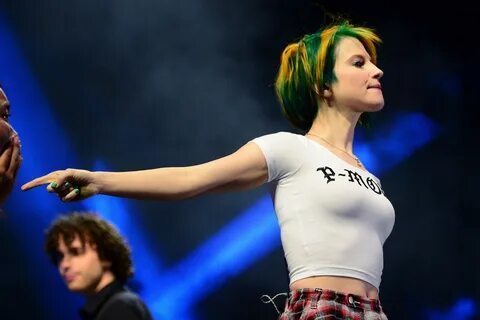 Hot Hayley Williams Photos.