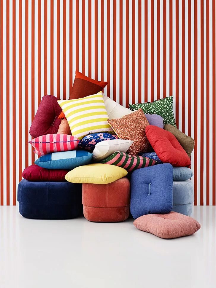 Яркие подушки. Дизайнерские декоративные подушки. Яркие декоративные подушки. Цветные подушки. Дизайнерские подушки для интерьера.