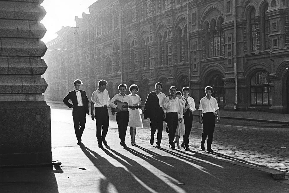 Человек на фотографии история. Молодежь СССР 1960е Москва. СССР В 60е 80е годы. 60е СССР молодежь.