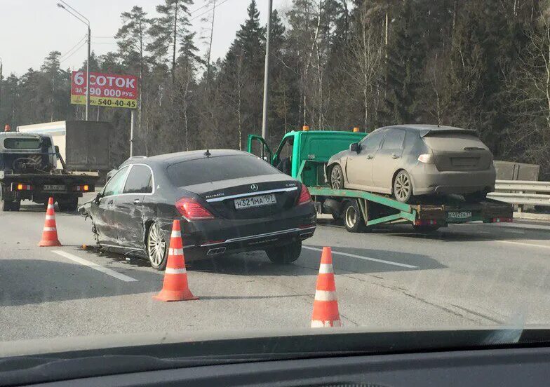 Разбитый мерседес майбах. Майбах аварии. Разбитый мерседес майбах. Майбах аварии. Майбах аварии.