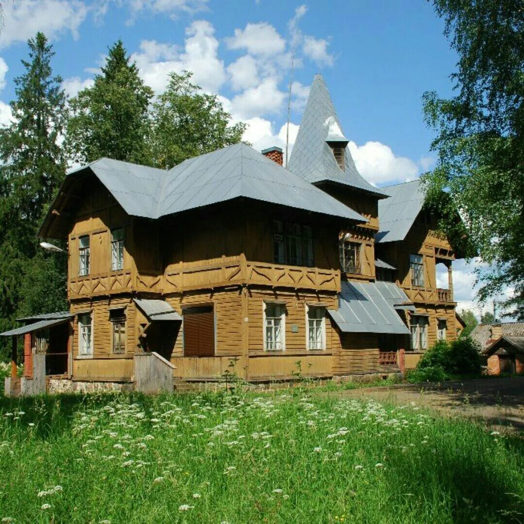 Наводнение поселок любытино. Поселок любытино новгородской. Усадьба горемыкина в любытино. Усадьба горемыкина в любытино. Поселок любытино новгородской.
