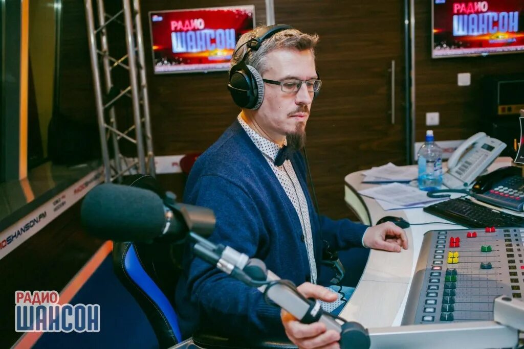 Радио шансон лучшее 2023. Павел королёв радиоведущий. павел королёв радио шансон. фотография павел королев ведущий радио шансон. павел королев москва радио шансон.