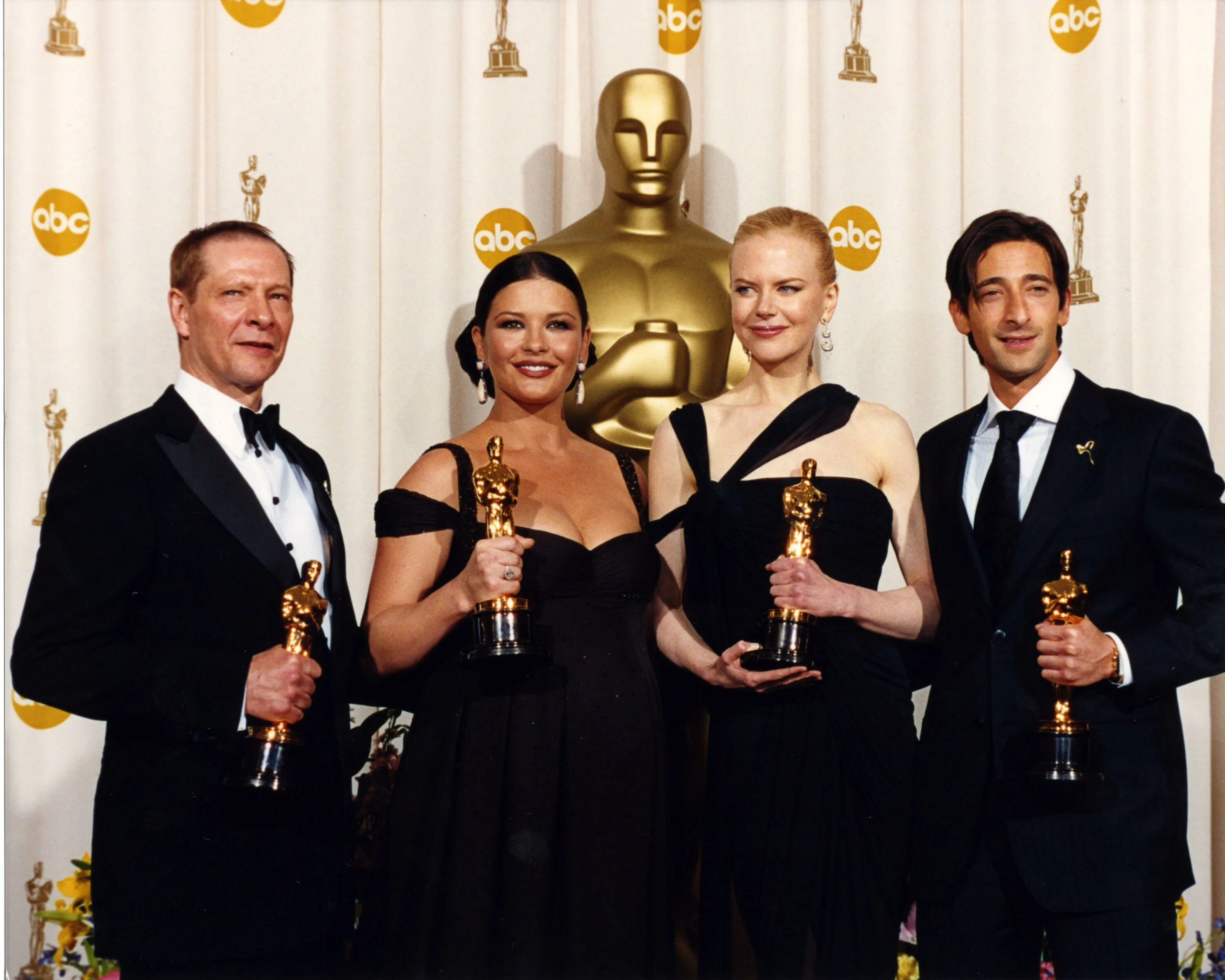 Победители оскара по годам. Катрин Зета Оскар 2003. Наряды Кэтрин Зета Джонс actors Awards. Кидман на Оскаре 2023. Оскар (кинопремия, 2023).