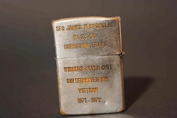 Zippo 230 vintage. Фотки зипа. Фотки зипа. Зиппо сатана. Zippo classic 200.