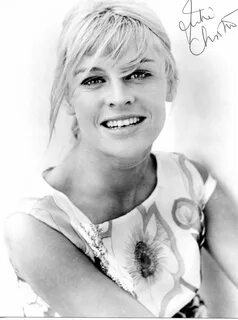 Julie Christie - Movies & Autographed Portraits Through The Decades.