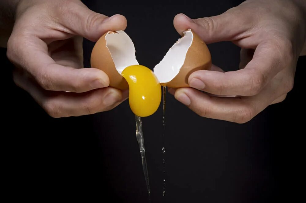 Cracking eggs