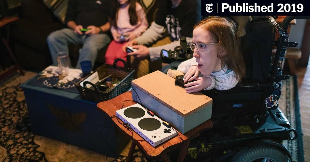 Adaptive game. Xbox adaptive controller. адаптивный геймпад xbox. devices with adaptive lighting gaming. woman controller.