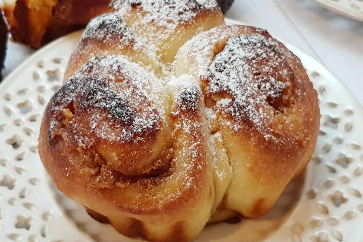 Булочки рецепты с фото. Сдобные булочки. Красивые и вкусные булочки. Вкусная сладкая булочка. Дрожжевые булочки.