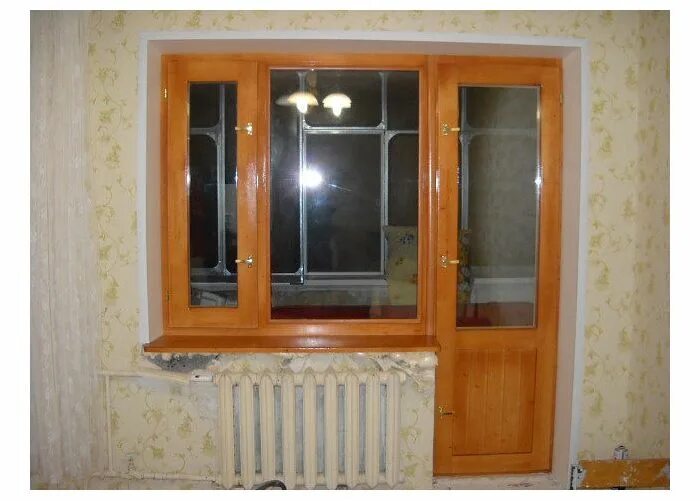 деревянная балконная дверь. деревянная балконная дверь. деревянные балконные блоки. деревянные окна балконный блок. деревянный стеклопакет балконная дверь.