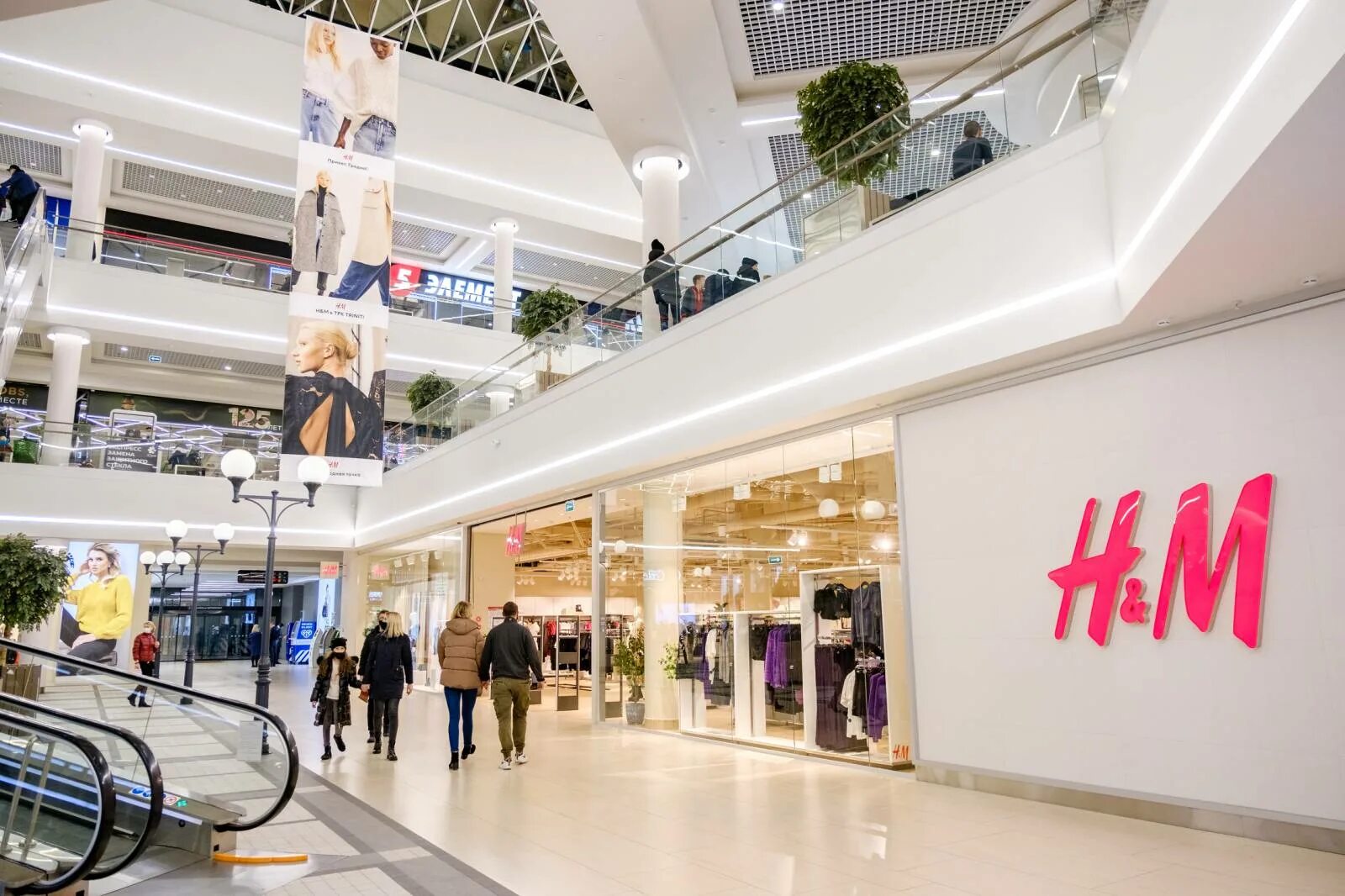 Тринити гродно магазины. Гродно тринити h&m. Тринити гродно магазины. Тринити гродно фото торговый центр. Тц тринити гродно.