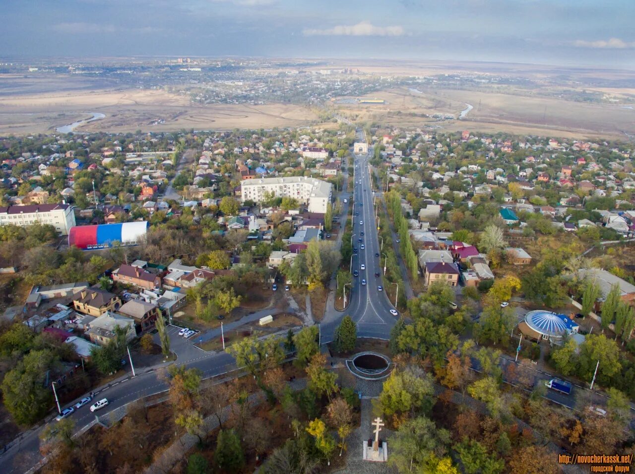 Города россии ростовской области. Новочеркасск Ростовская область. Спуск Герцена Новочеркасск. Исторический центр Новочеркасска. Новочеркасск спуск Герцена 19.