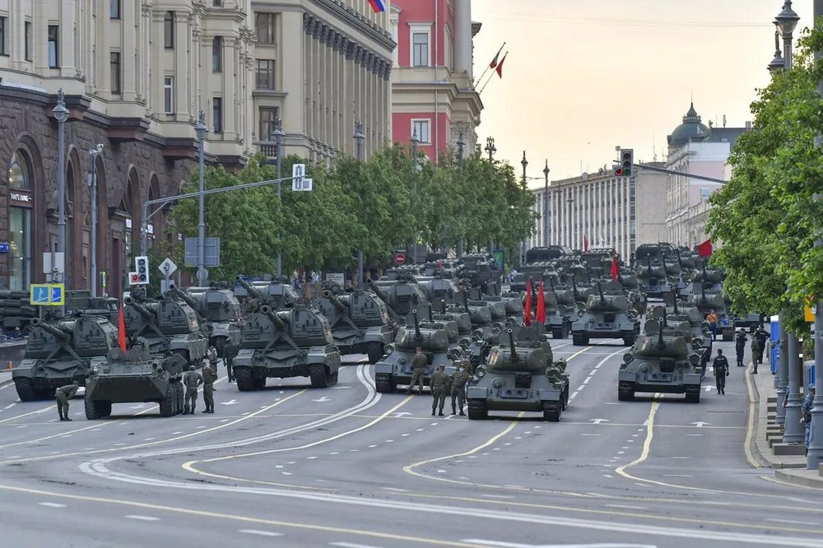 Репетиция парада Победы 2020 Москва. Парад Победы 2022 в Москве техника. Парад техники в Москве 2020. Парад Победы 2020 в Москве техника.