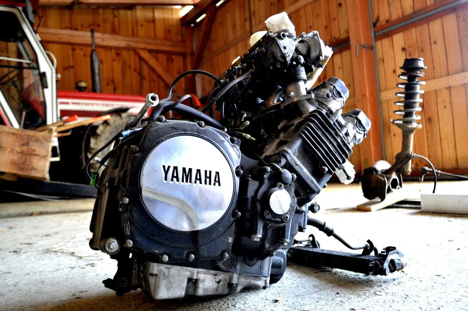 Ямаха xvs 950. Yamaha rd 50 двигатель. Движок ямаха. Движок от ямаха р1. Yamaha yzf-r1 двигатель.