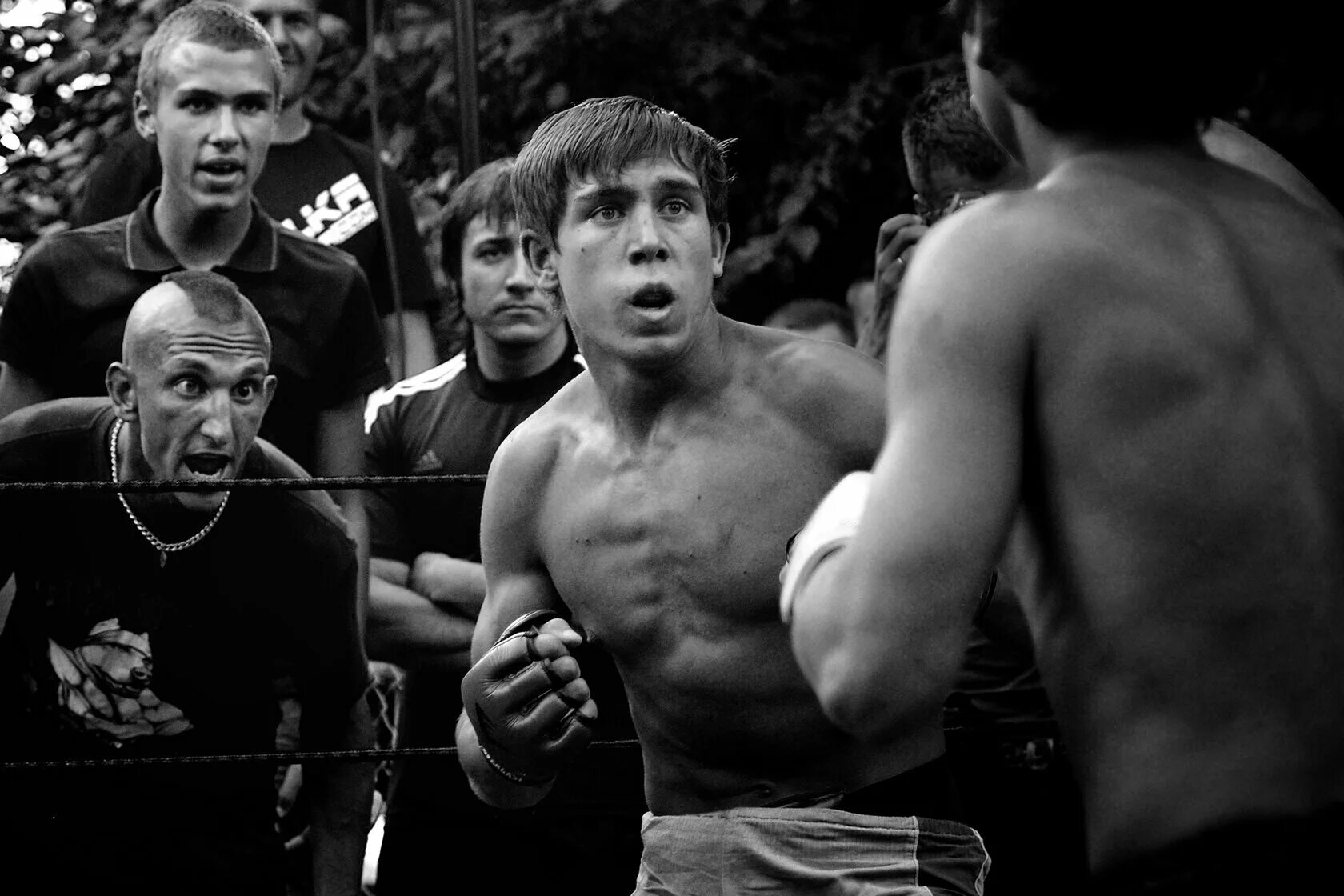 Спортики наказания. Спортсмены бандиты. Спортивный бандит.