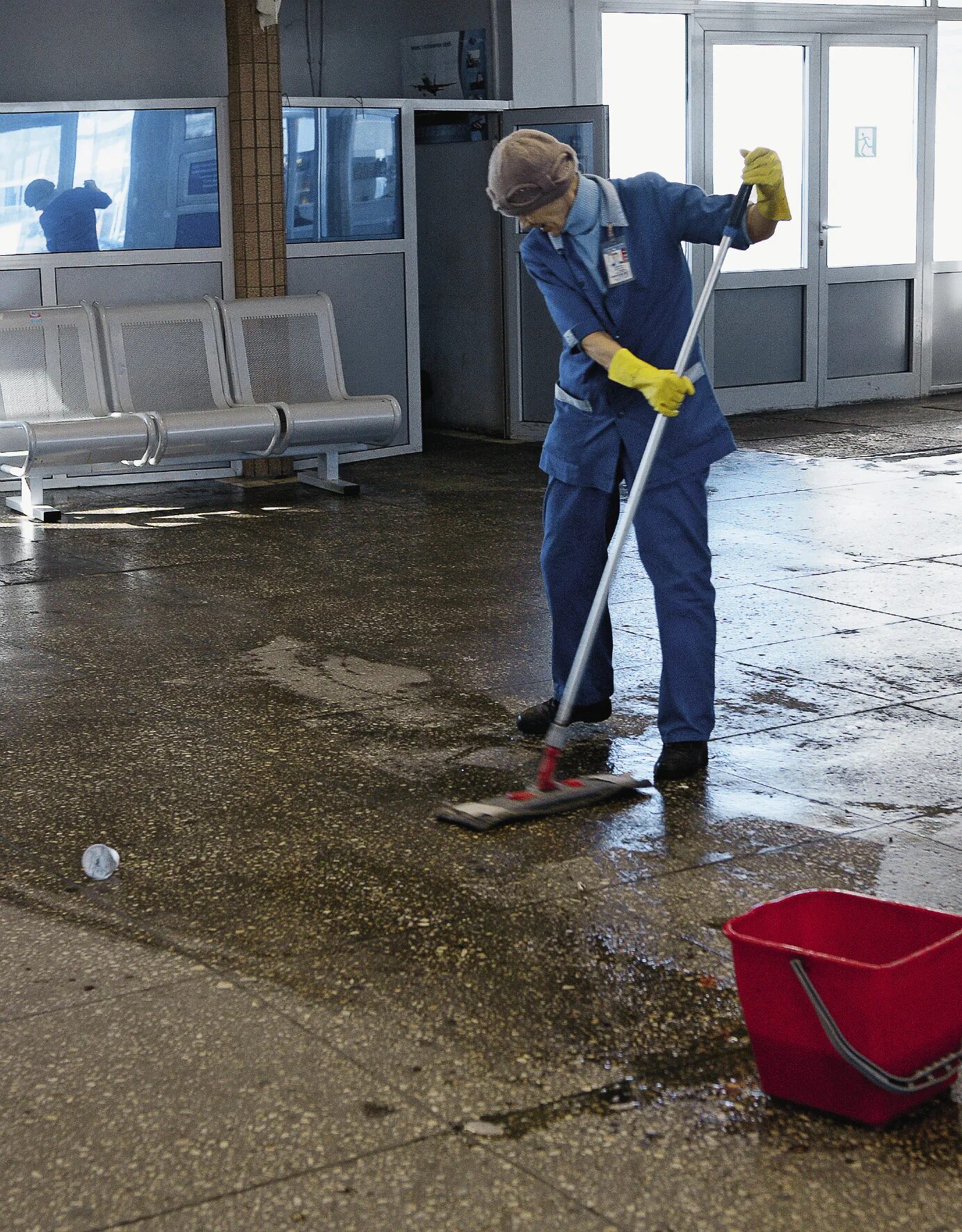 Объявление о работе уборщицы образец. Требуется уборщица на неполный рабочий день. Подработка воскресенске уборщица. Требуется уборщица подработка. В клининговую компанию требуются.