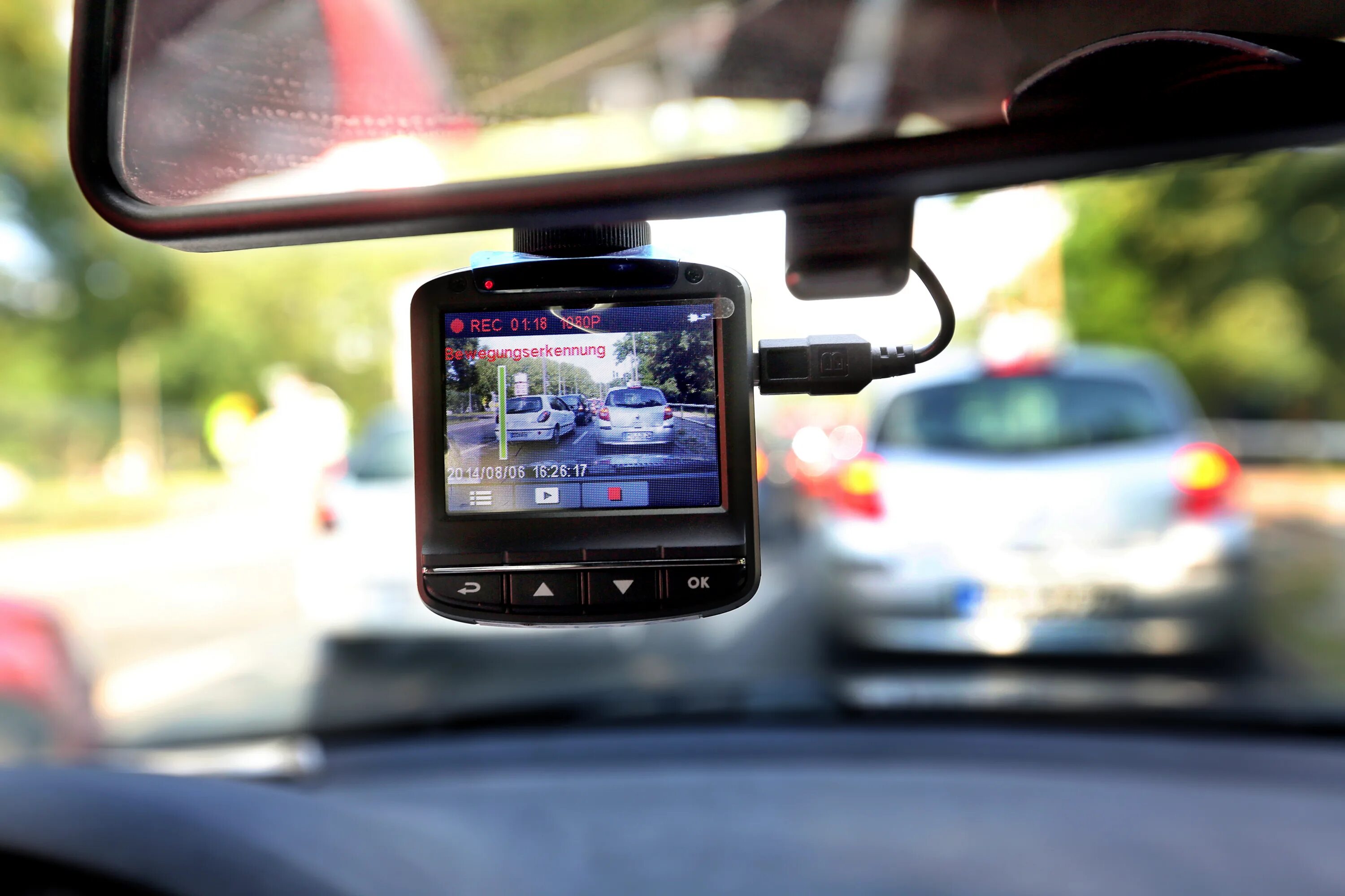 Как просмотреть видеорегистратор в машине запись. Регистратор dash cam. dash cam a400-1. видеорегистратор съемка. регистратор с камерой на водителя.