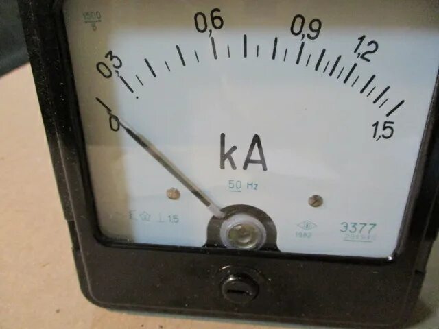 Э 377. Амперметр э42702 2005а. миллиамперметр э377. киловольтметр ц42702. э514 амперметр.