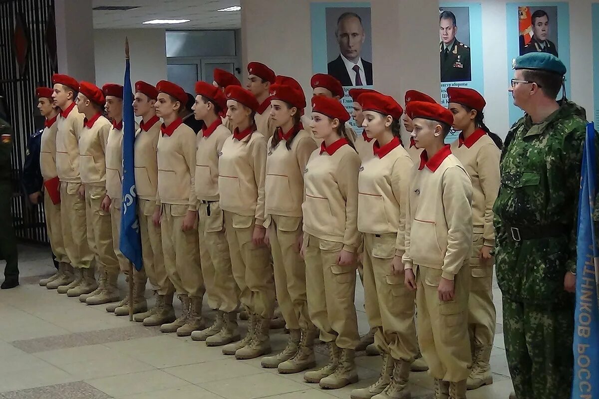 форменная одежда юнармия. юнармейская форма беркут. кадетская форма юнармия. виды юнармии. песочная юнармейская форма.