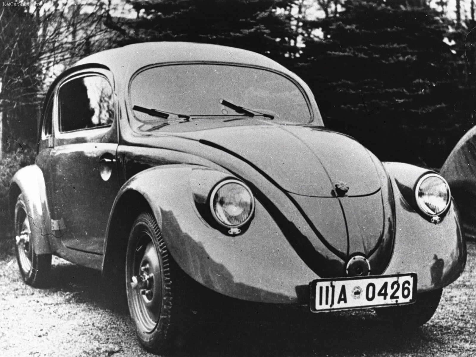 Первые автомобили volkswagen. Фольксваген Битл 1938. Volkswagen Käfer Жук Beetle. Volkswagen Beetle Жук 1938.