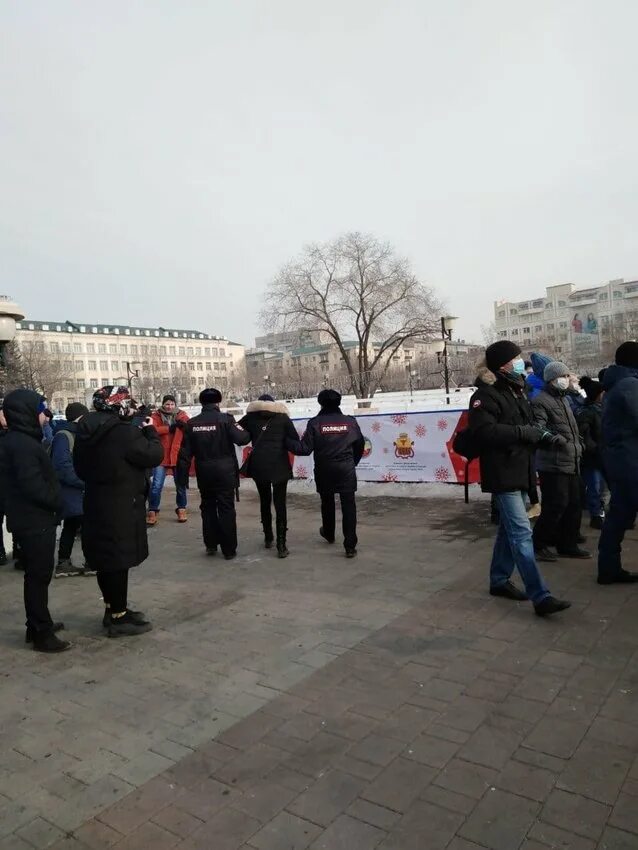 Митинг в Чите. Протесты в Чите. Чита полиция на площади. Чита митинг сегодня. Чит митинг