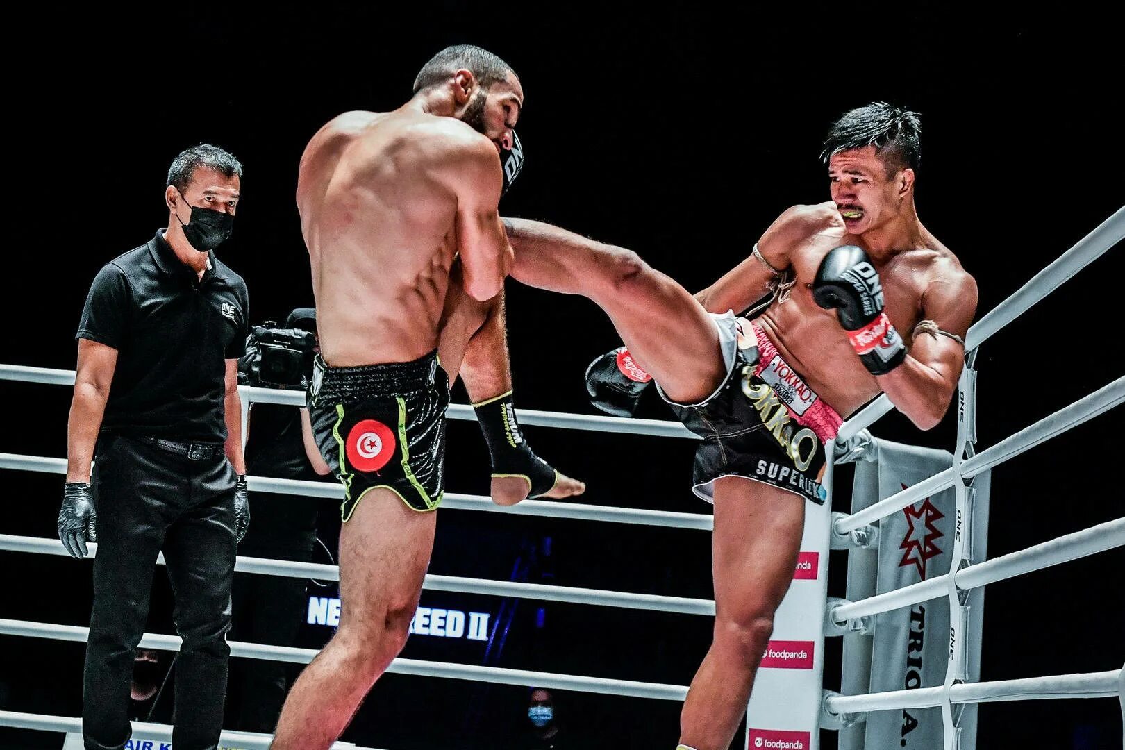 Контакты в кикбоксинге. Японский кикбоксинг к-1. One Championship Kickboxing. One кикбоксинг Муса. Кикбоксинг американский 1960.