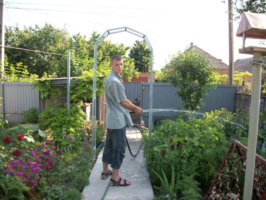 работник по хозяйству с проживанием. ищу работа помощник по хозяйству прямой. помощник по хозяйству в загородный дом. помощник по хозяйству. ищу работа по хозяйства без посредников.