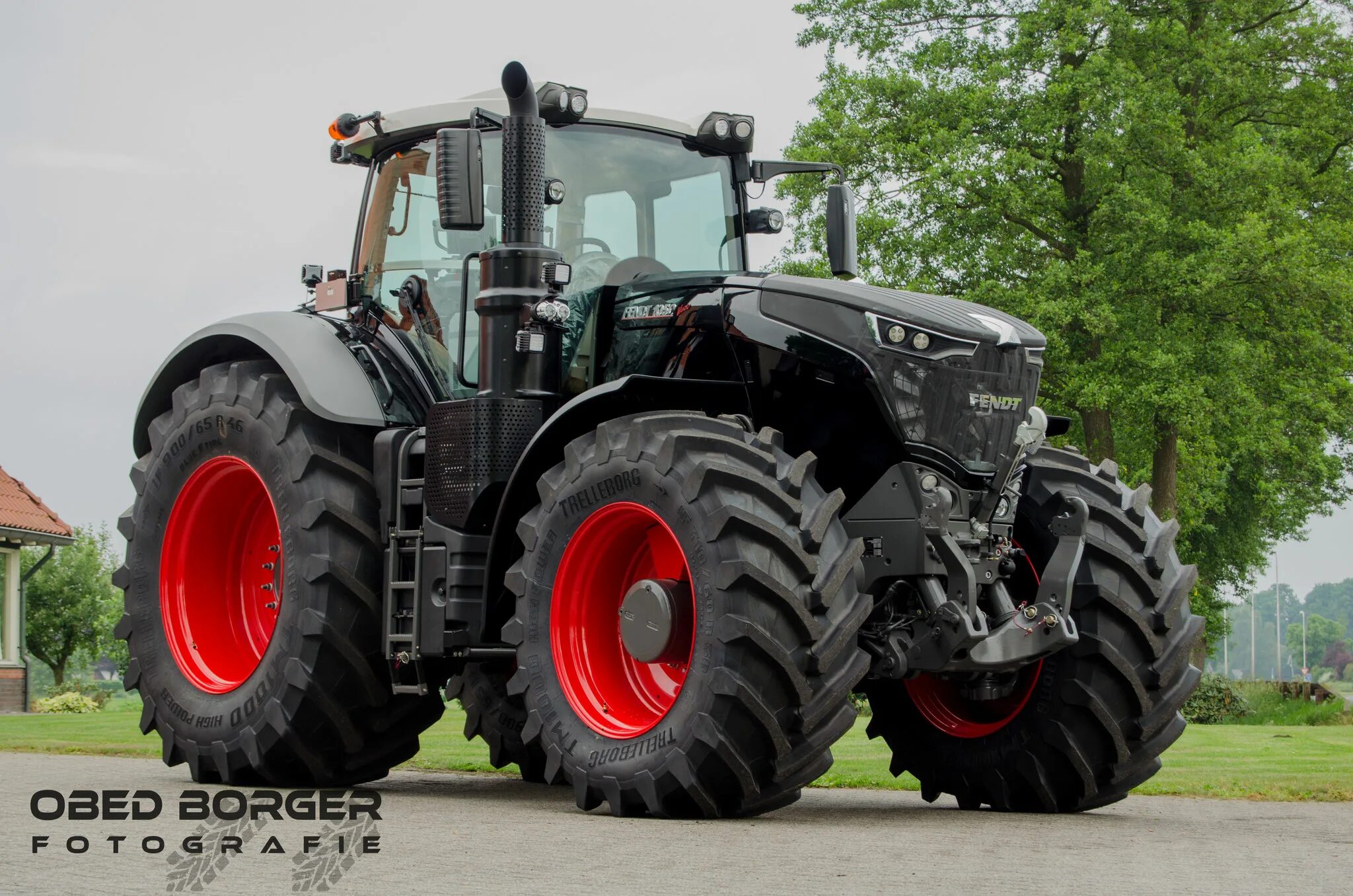 черный трактор. Fendt 1050 vario чёрный. кейс maxxum 145. Mf 8737. трактор фендт 1050 черный.