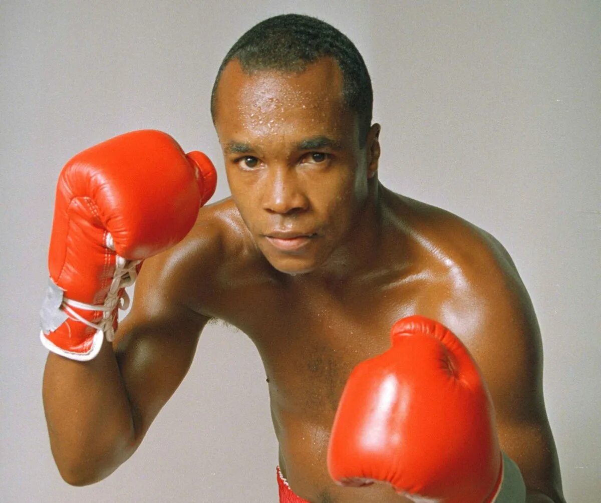 Mike tyson 1998. Флойд мейвезер фото. Самый крутой боксер. Vs. Рэй леонард.